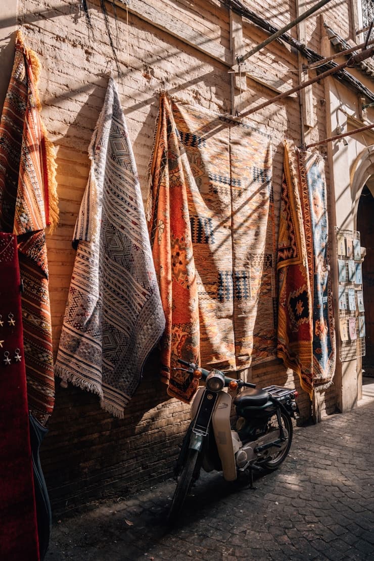 Piece artisanale en laine, vue detaillee